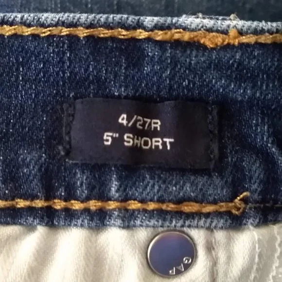 GAP 5" Mid Rise Denim Shorts - Picture 2 of 4